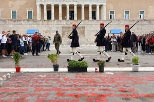 Υπουργείο Εθνικής Άμυνας: Δεν μπορούμε να επιτρέψουμε την υποβάθμιση του Μνημείου του Άγνωστου Στρατιώτη