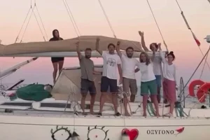 Επιστρέφουν σήμερα από το Ισραήλ οι 27 Έλληνες ακτιβιστές του στολίσκου για τη Γάζα