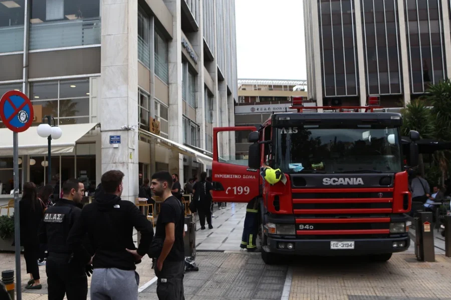 Έσβησε η φωτιά στο υπόγειο του Πύργου Αθηνών