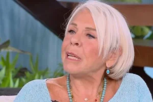 Φρόσω Ράλλη: «Το ότι ανοίγω την τηλεόραση και βλέπουμε παντού να μιλάνε για τον Βασίλη Μπισμπίκη, με ξεπερνά»