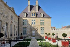 Λούβρο: Μετά τη ληστεία που έγινε, κλάπηκαν από άλλο μουσείο 2.000 ιστορικά νομίσματα