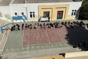 Δράση συμπαράστασης στον Πάνο Ρούτσι από τη μαθητική κοινότητα του 11ου ΓΕΛ Ηρακλείου