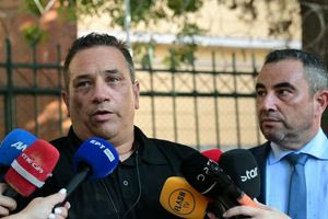 Ξεσπά ο πατέρας της Κυριακής Γρίβα: Περιπολικό πήγε τη Βανδή σε συναυλία και στη κόρη μου είπαν «δεν είναι ταξί»;