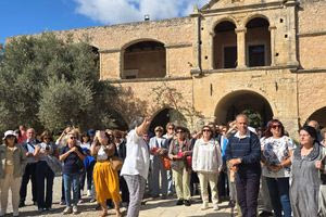 Με επιτυχία η ξενάγηση των «Χαρτοδιαδρομών… στο Δήμο μας» σε Μονή Αρκαδίου, Μουσείο Ελεύθερνας και Μαργαρίτες