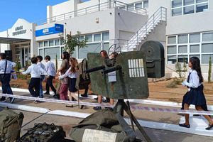 (ΒΙΝΤΕΟ & ΦΩΤΟ) Με παρέλαση και με έκθεση με ιστορικά αντικείμενα τιμήθηκε η 28η Οκτωβρίου στην Χερσόνησο