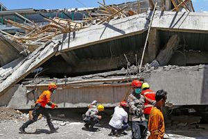 Ινδονησία: Στους 65 έφτασαν οι νεκροί από κατάρρευση σχολείου