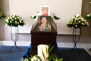 Το τελευταίο «αντίο» στην αγαπημένη ηθοποιό Άννα Κυριακού (βίντεο)