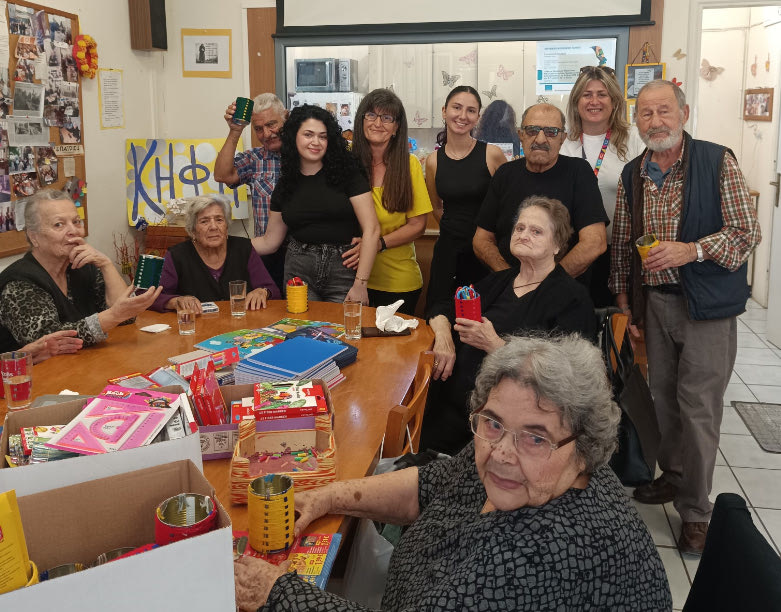 Δημιούργησαν και πρόσφεραν σχολικά είδη σε παιδιά