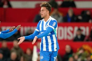 Γκολ στη Μάντσεστερ Γιουνάιτεντ ο Κωστούλας υπό το βλέμμα του Τζίμα! (vid)