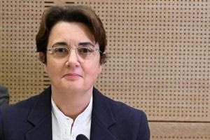 Λούβρος: Χωρίς κάμερα το σημείο που τρύπωσαν οι ληστές – «Αποτύχαμε» λέει η διευθύντρια του Μουσείου