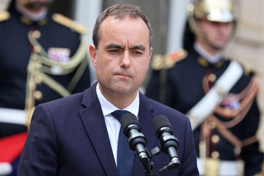 Γαλλία: Ανέστειλε το συνταξιοδοτικό ο Λεκορνί, για να αποφύγει πρόταση μομφής