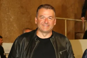 Γιώργος Λιάγκας: Ο κόσμος με τα 800 ευρώ το μήνα, τρελαίνεται με την «κακομοίρα» την Ιωάννα Τούνη που βγάζει 2,5 εκατομμύρια το χρόνο