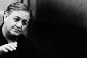 Όταν ο Μάνος Χατζιδάκις βραβεύτηκε με Όσκαρ και λίγο αργότερα το πέταξε στα σκουπίδια