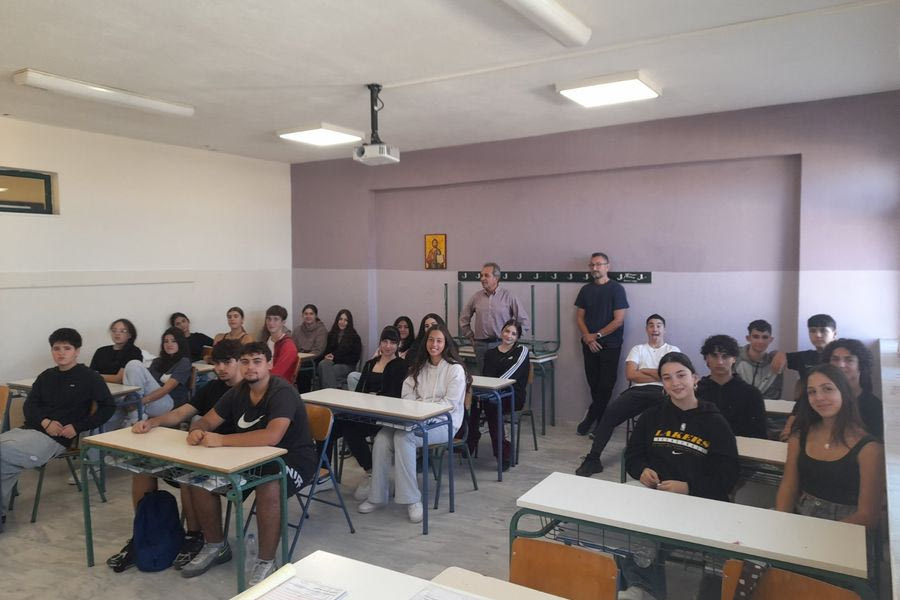 Όταν οι μαθητές διδάσκουν μαθητές και εκπαιδευτικούς