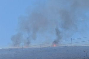 Ηράκλειο: Ξέσπασε πυρκαγιά ανάμεσα σε Μελέσες και Αλάγνι – Επιχειρεί ελικόπτερο (vid)