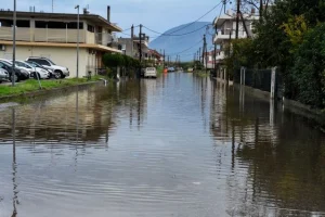 Κακοκαιρία: Εικόνες χάους στο Μεσολόγγι – Κλειστά τα σχολεία