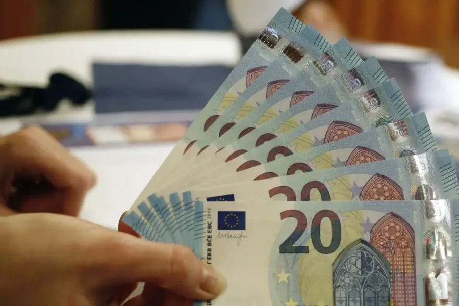 ΔΥΠΑ: Ξεκίνησαν οι πληρωμές σε πάνω από 10.000 νέους επιχειρηματίες – Ιδιαίτερη έμφαση στις γυναίκες