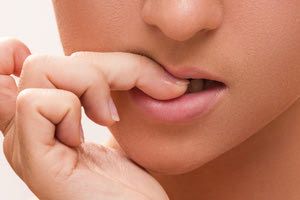 Πόσο επικίνδυνο είναι να τρώμε τα νύχια μας