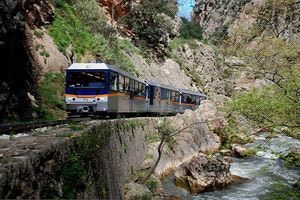 Απεγκλωβίστηκαν οι επιβάτες του Οδοντωτού – Επέστρεψαν στο Διακοπτό