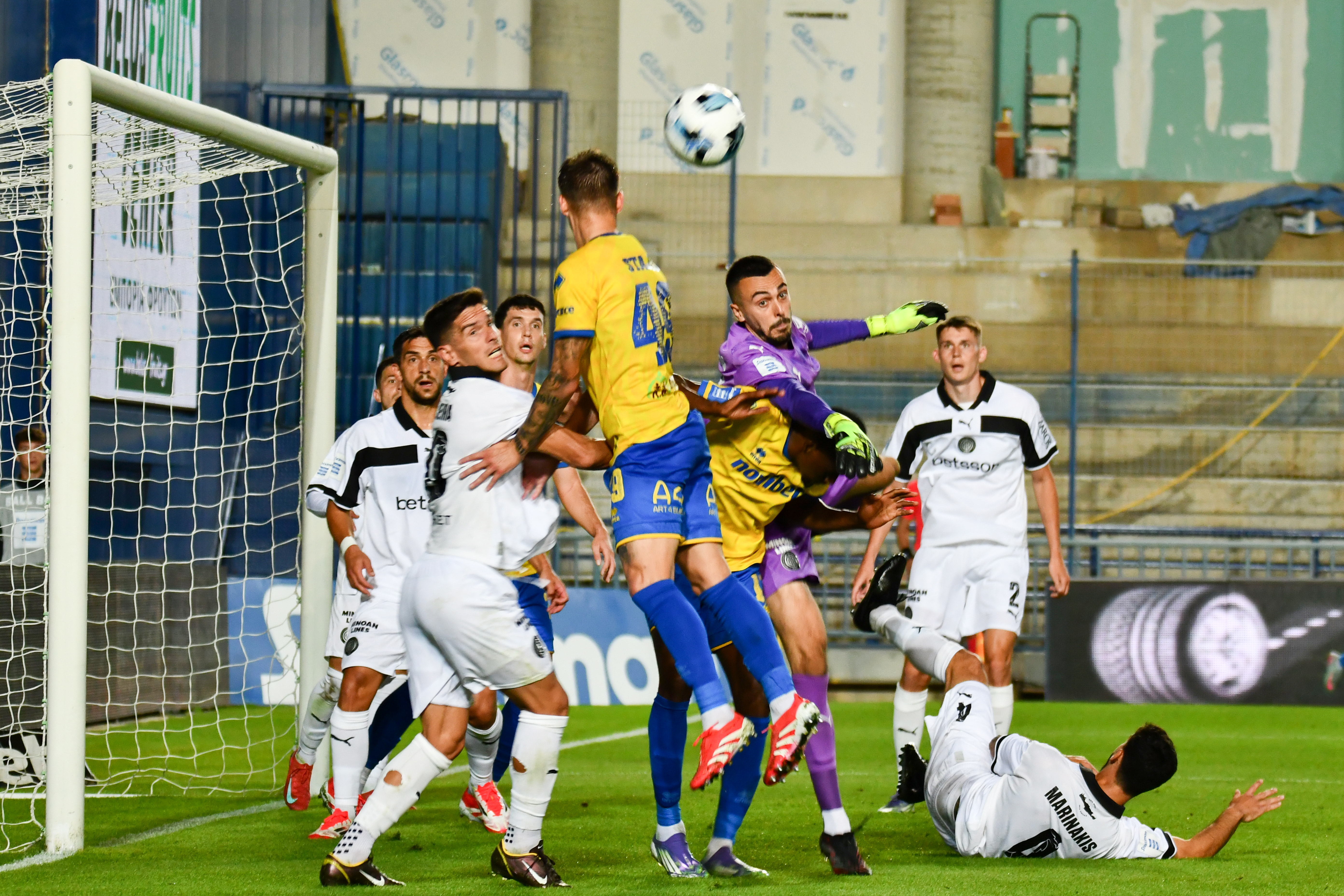 Παναιτωλικός-ΟΦΗ 4-2: Κατέρρευσε μετά την αποβολή και γνώρισε βαριά ήττα