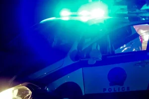 Λεωφορείο στον Πειραιά παρέσυρε ηλικιωμένη ενώ επιχειρούσε να επιβιβαστεί