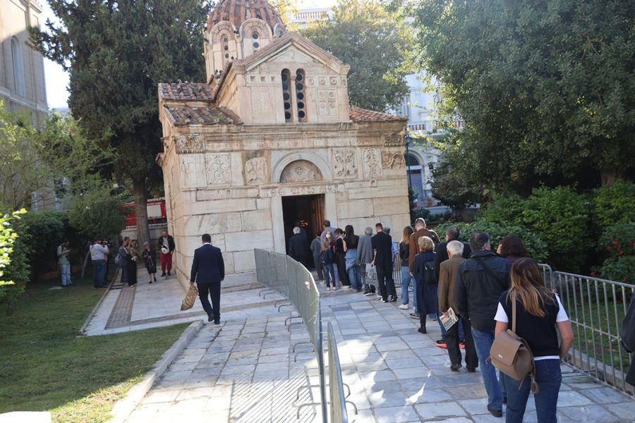 Απών ο Ανδρουλάκης αλλά και όλοι οι αρχηγοί των κομμάτων της Αριστεράς από την κηδεία Σαββόπουλου