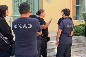 ΦΩΤΟ: Πρώτες βοήθειες… στο κέντρο της πόλης – «Πώς να σώσεις μια ζωή»