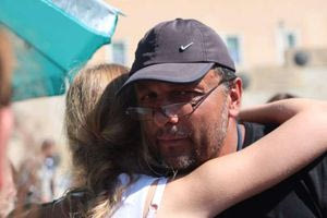 Σταματάει την απεργία πείνας ο Πάνος Ρούτσι – «Σήμερα το φως νίκησε το σκοτάδι» δήλωσε η Ζωή Κωνσταντοπούλου