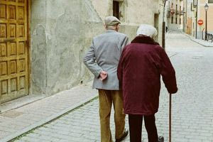 Αυξάνονται οι Αμερικανοί συνταξιούχοι που σκέφτονται τη μετοίκηση στην Ελλάδα