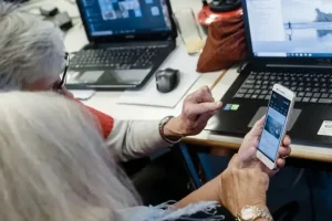 Γερμανία: 2.000 ευρώ αφορολόγητα κερδίζουν όσοι θα δουλεύουν μετά τη σύνταξη