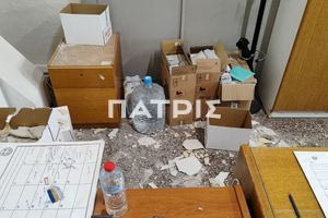 ΦΩΤΟ: Έπεσαν σοβάδες σε γραφείο του δήμου Ηρακλείου – Από θαύμα δεν θρηνήσαμε θύματα