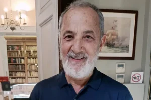 Στέλιος Μάινας: «Δεν είμαι υπέρ των remakes, ακόμα και οι μεγαλύτερες επιτυχίες δεν ξαναγίνονται»