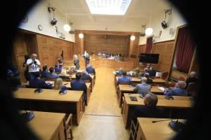 Ο κρεμασμένος, το σκοινί και η Κυβέρνηση