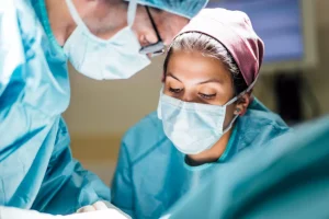 Πραγματοποιήθηκε η πρώτη στον κόσμο μεταμόσχευση ήπατος από χοίρο σε άνθρωπο