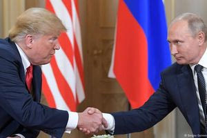 Κομισιόν: Θετική εξέλιξη η συνάντηση Τραμπ – Πούτιν, για τον τερματισμό του πολέμου στην Ουκρανία