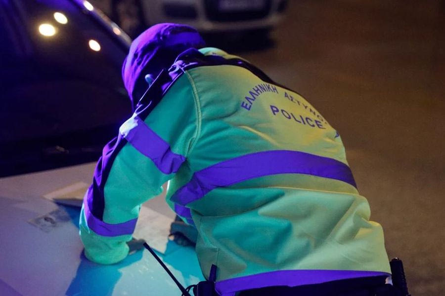 Μπλοκ στα… μπλόκα της Τροχαίας – Το θολό νομικό τοπίο και η… Google