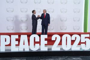 Ο Ντόναλντ Τραμπ υποδέχθηκε τους ηγέτες στην Αίγυπτο – «Είμαστε στη δεύτερη φάση συνομιλιών για τη Γάζα» είπε ο πρόεδρος των ΗΠΑ (Live εικόνα)