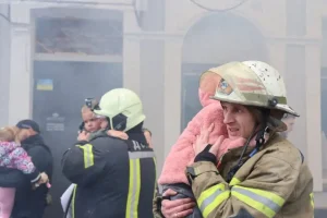 Ουκρανία: Ρωσική επίθεση σε νηπιαγωγείο στο Χάρκοβο – Τέσσερις τραυματίες