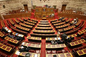 Στην Ολομέλεια της Βουλής το νομοσχέδιο του υπουργείου Εργασίας