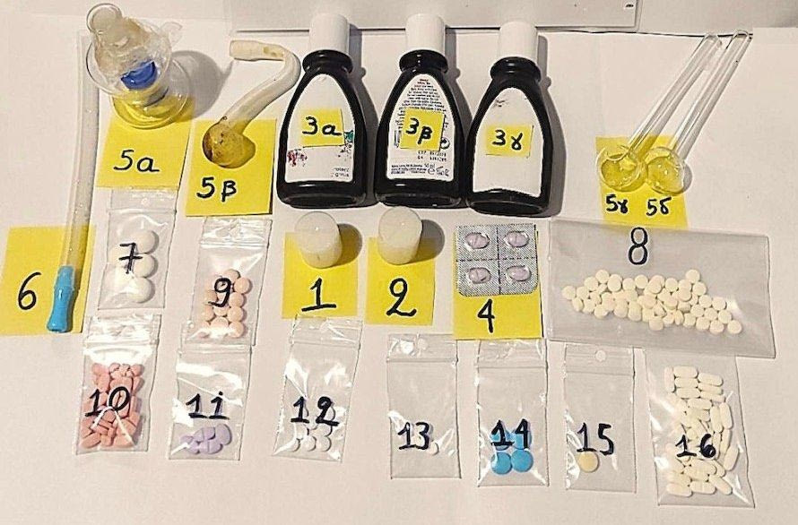 Χανιά: Κρυσταλλική μεθαμφεταμίνη και ναρκωτικά χάπια στην κατοχή 37χρονου