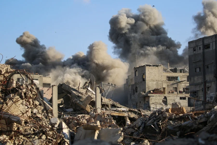 Ισραηλινά αεροσκάφη βομβάρδισαν την πόλη της Γάζας μετά την εντολή Νετανιάχου