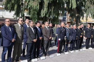 Με επιμνημόσυνη δέηση και κατάθεση στεφάνων τιμήθηκε στο Ηράκλειο η Hμέρα των Ενόπλων Δυνάμεων