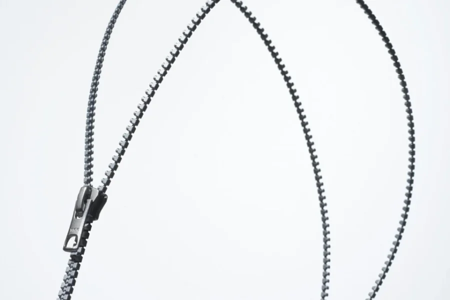 Το φερμουάρ αλλάζει για πρώτη φορά μετά από 100 χρόνια – Δείτε τον νέο τύπο του