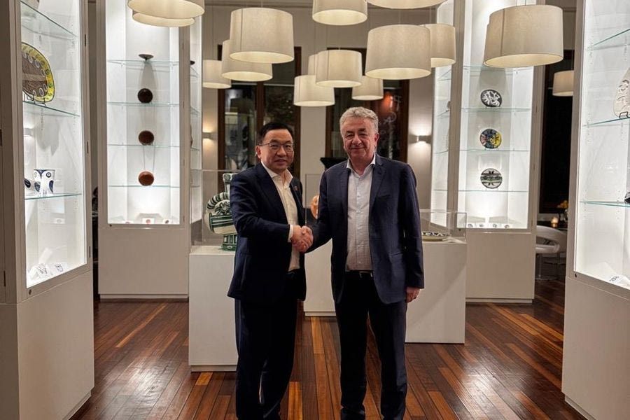 Συνάντηση του Περιφερειάρχη Κρήτης με τον Πρέσβη της Κίνας