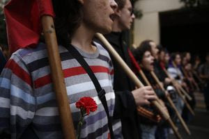 Έντεκα συλλήψεις γύρω από το Πολυτεχνείο – Βρέθηκε σφυρί και ναρκωτικά