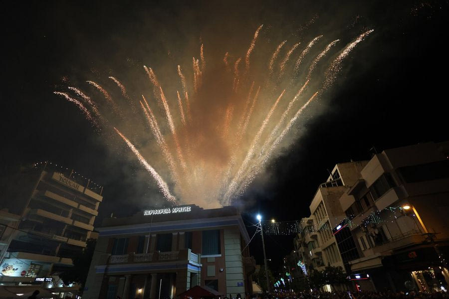 Ηράκλειο Χριστούγεννα 2025: Με αθόρυβα πυροτεχνήματα και Νίκο Πορτοκάλογλου η έναρξη