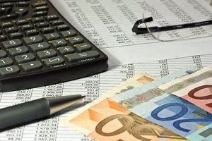 Προς νέα αύξηση κατά 50 ευρώ ο βασικός μισθός τον Απρίλιο του 2026