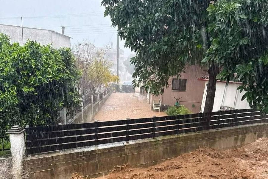 Κακοκαιρία: Σοβαρά προβλήματα σε Αρτα, Ιωάννινα, Πρέβεζα και Θεσπρωτία – Μηνύματα από 112