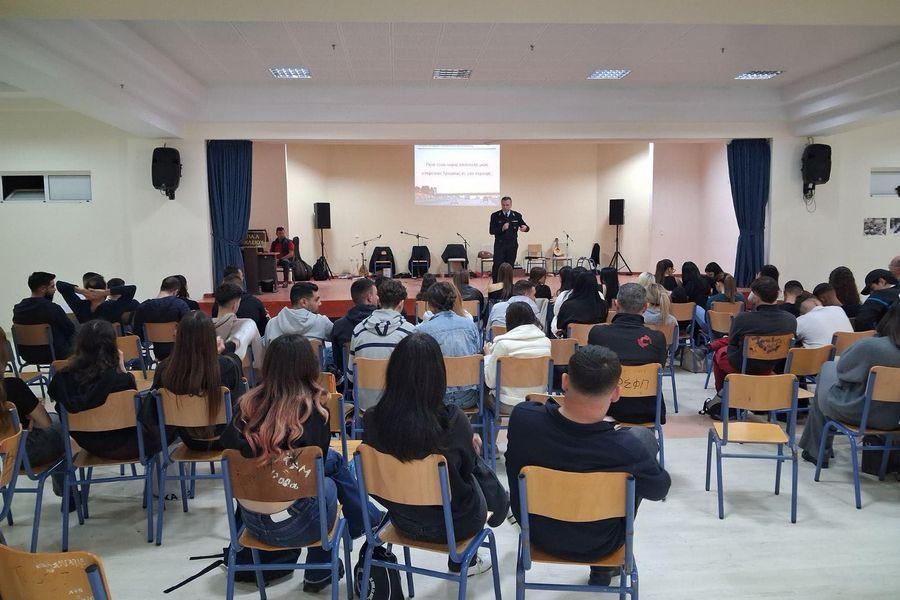 Η Τροχαία Ηρακλείου στο 1ο ΕΠΑΛ: Μια δράση που μετατράπηκε σε μάθημα ζωής