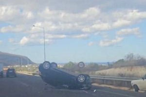 Σοβαρό τροχαίο στον ΒΟΑΚ: Ανατροπή οχήματος με δύο τραυματίες